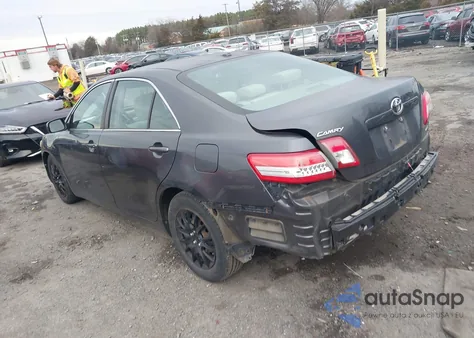 2011 Toyota Camry Le z USA, uszkodzony, nr VIN 4T1BF3EK2BU601517